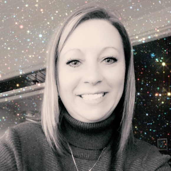 Meet your Posher, Nadine - Picture 1 of 1